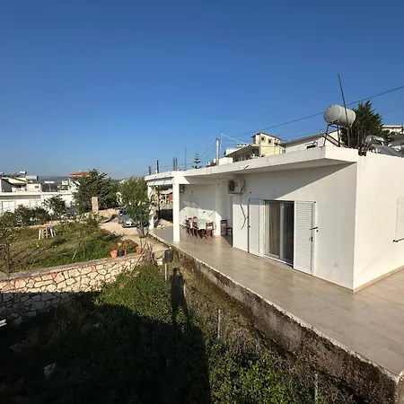 Guest House Ksamil بيت ضيافة